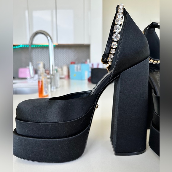 VERSACE MEDUSA AEVITAS PLATFORM PUMPS - Picture 4 of 9